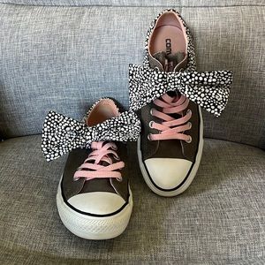 RARE Bow Converse